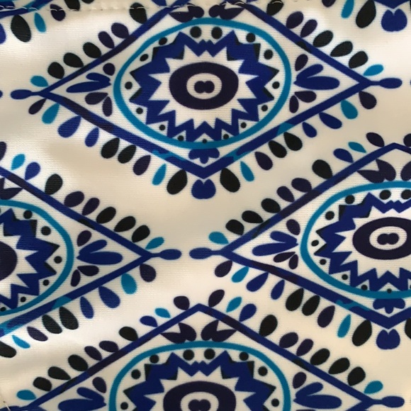 Bikini - Picture 2 of 5